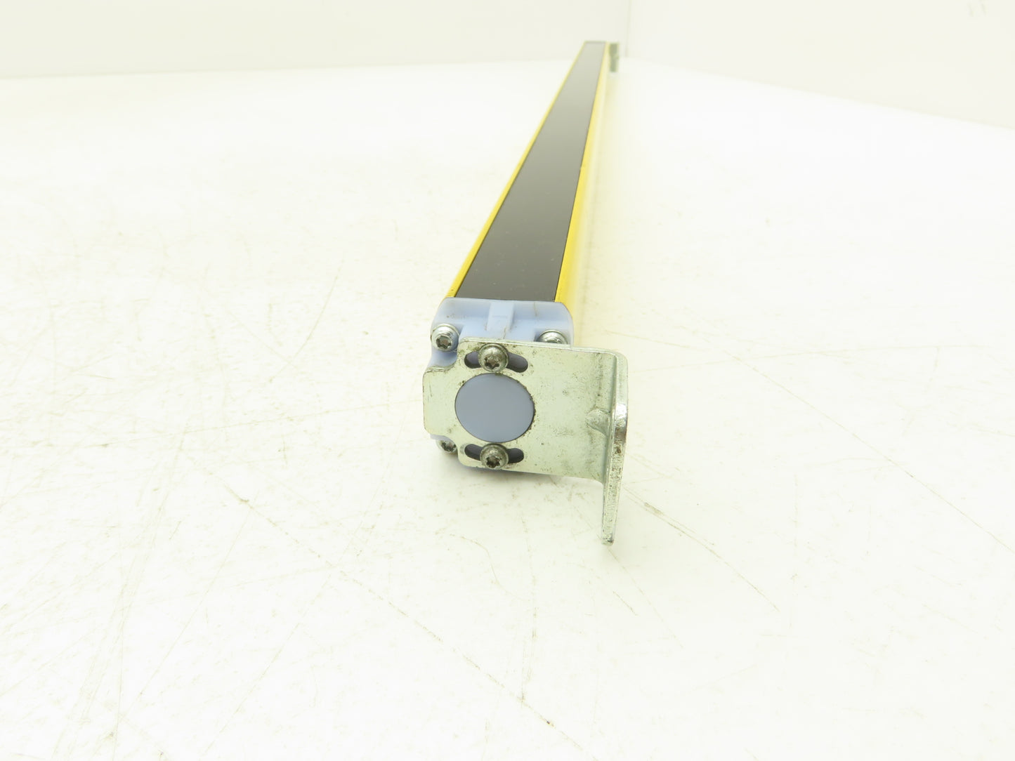 Schmersal SLC440COM-E-0650-14 Safety Light Curtain Transmitter Only
