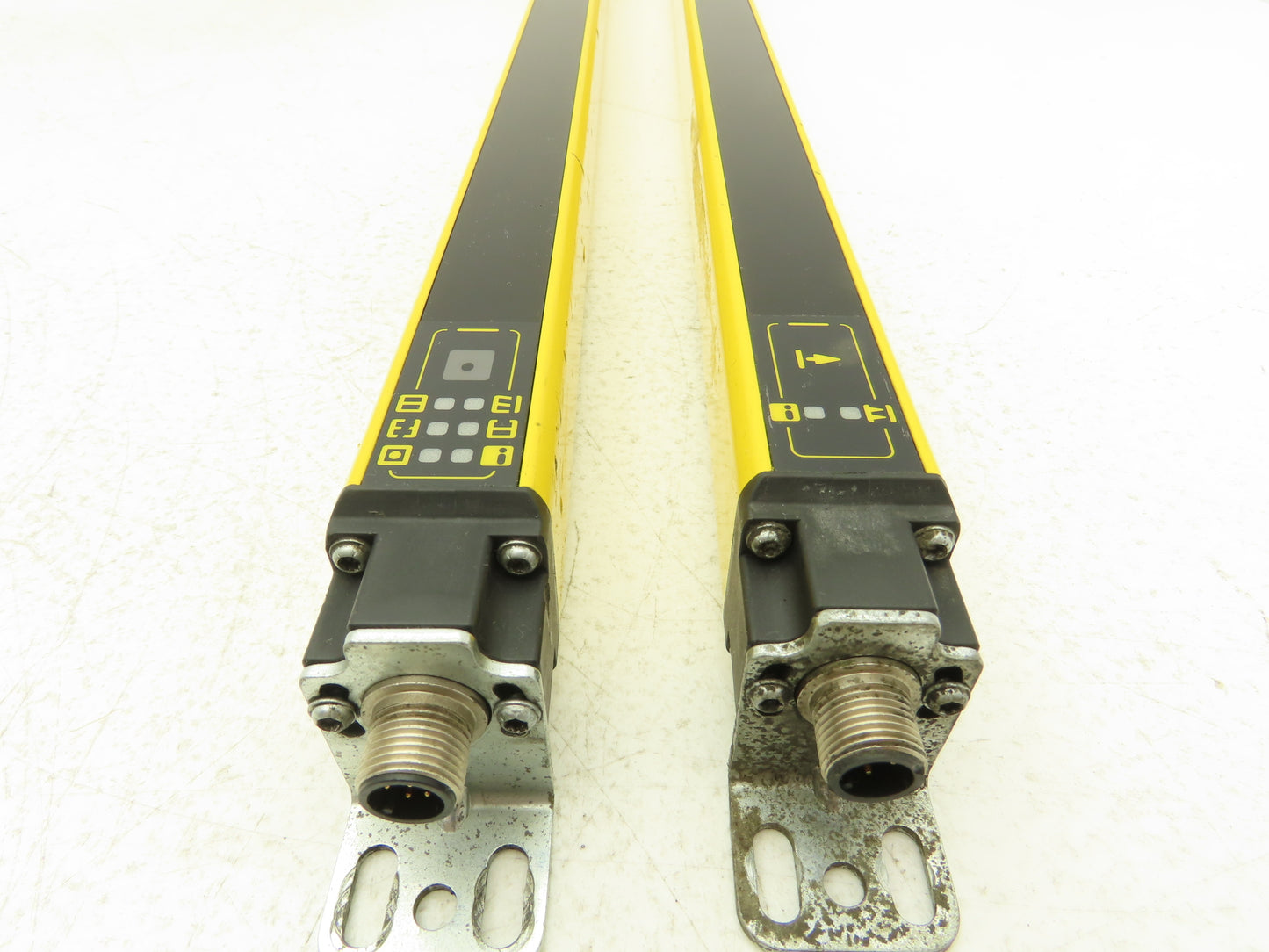 Schmersal SLC440-ER-0490-14-01 Safety Light Curtain Receiver