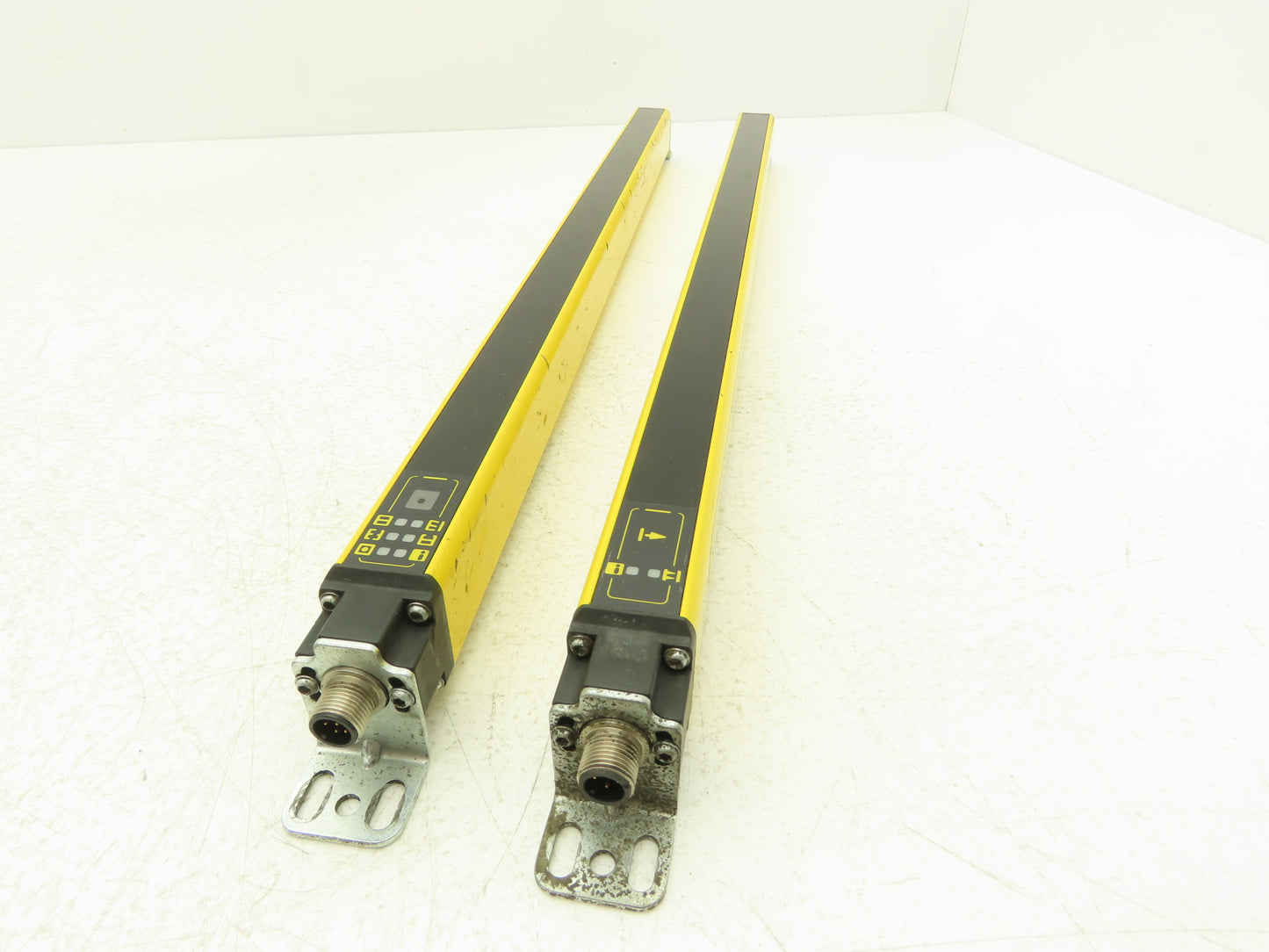 Schmersal SLC440-ER-0490-14-01 Safety Light Curtain Receiver