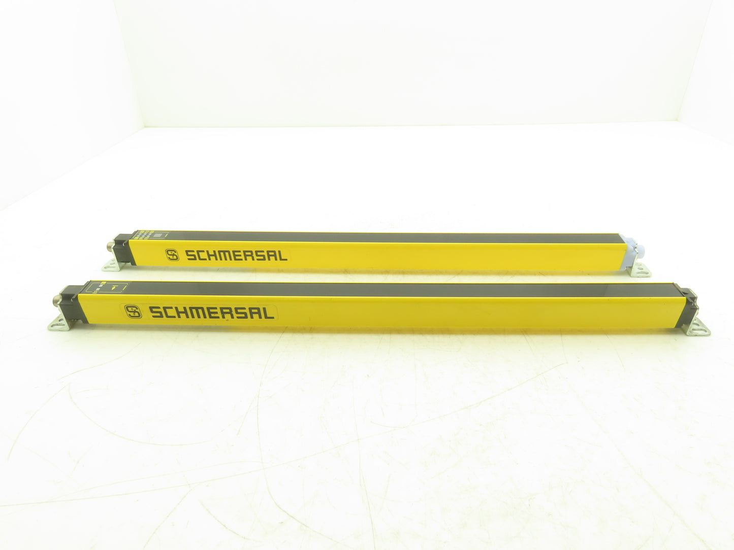 Schmersal SLC440-ER-0490-14-01 Safety Light Curtain Transmitter & Receiver Set