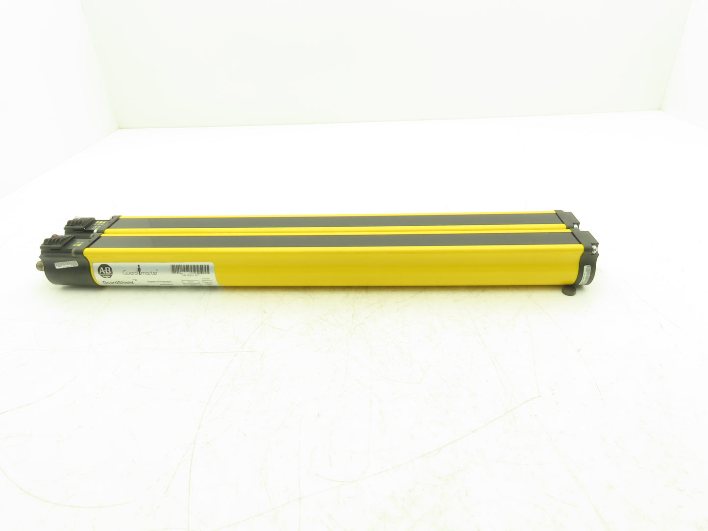 Allen Bradley 440L-P4J0480YD Light Curtain Guardmaster Receiver/Transmitter Set