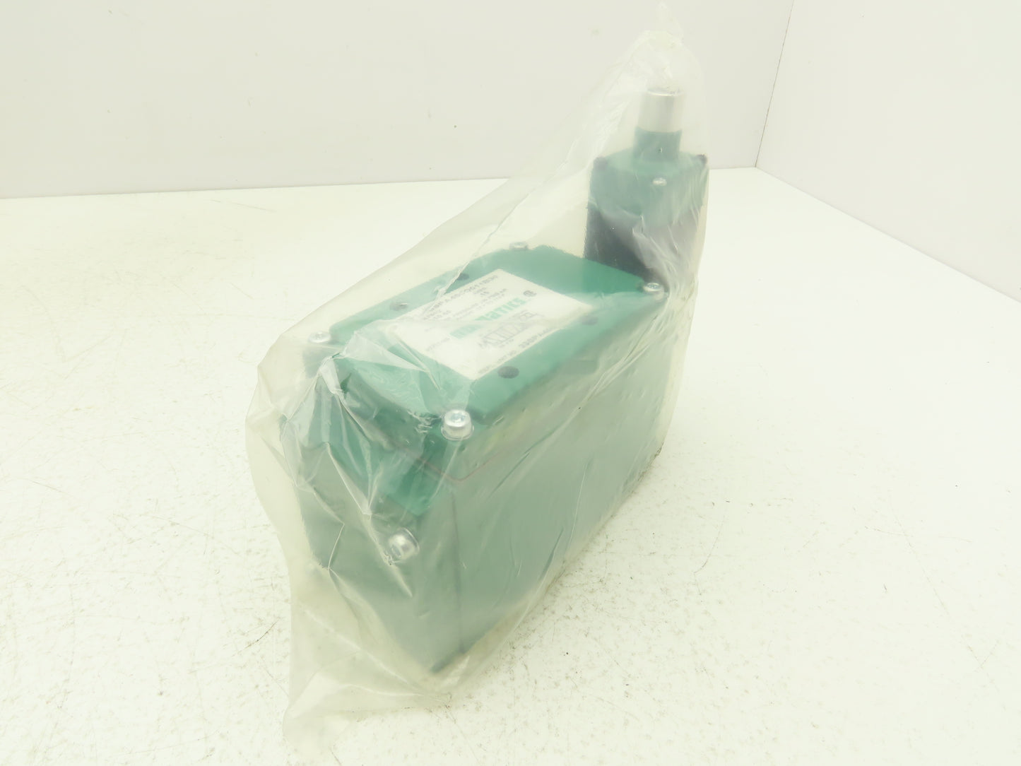 Numatics 33SPA400O011B30 Pneumatic Directional Solenoid Valve 120V