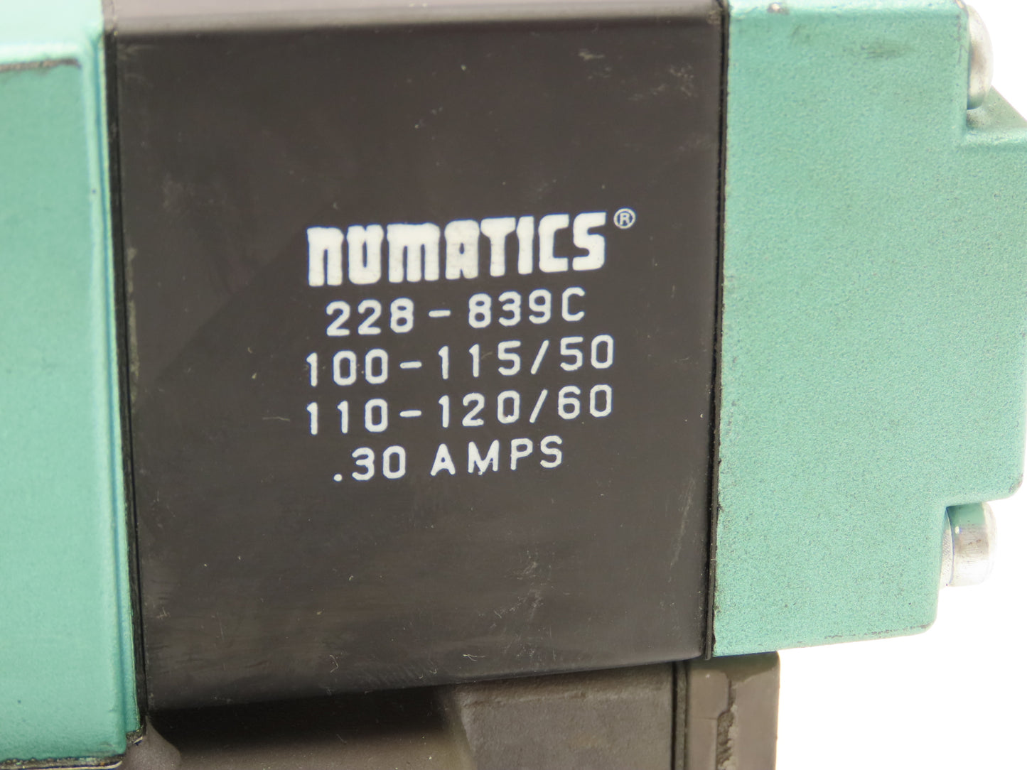 Numatics 554SS400K046T30 Pneumatic Directional Solenoid Valve 1/2" Manifold 120V