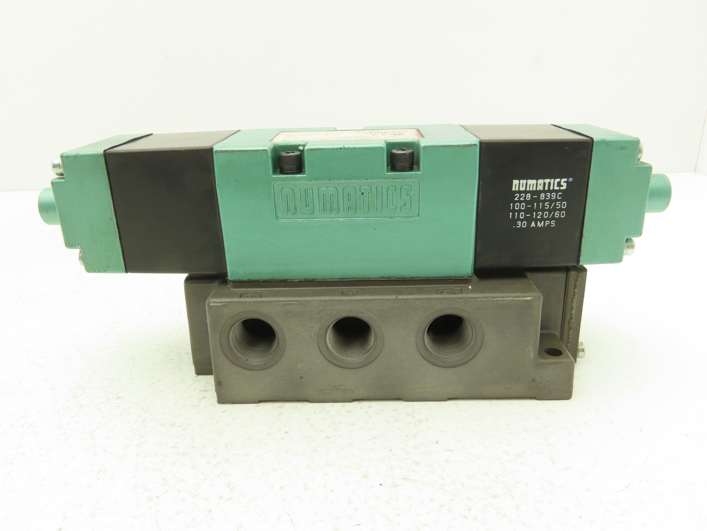 Numatics 554SS400K046T30 Pneumatic Directional Solenoid Valve 1/2" Manifold 120V