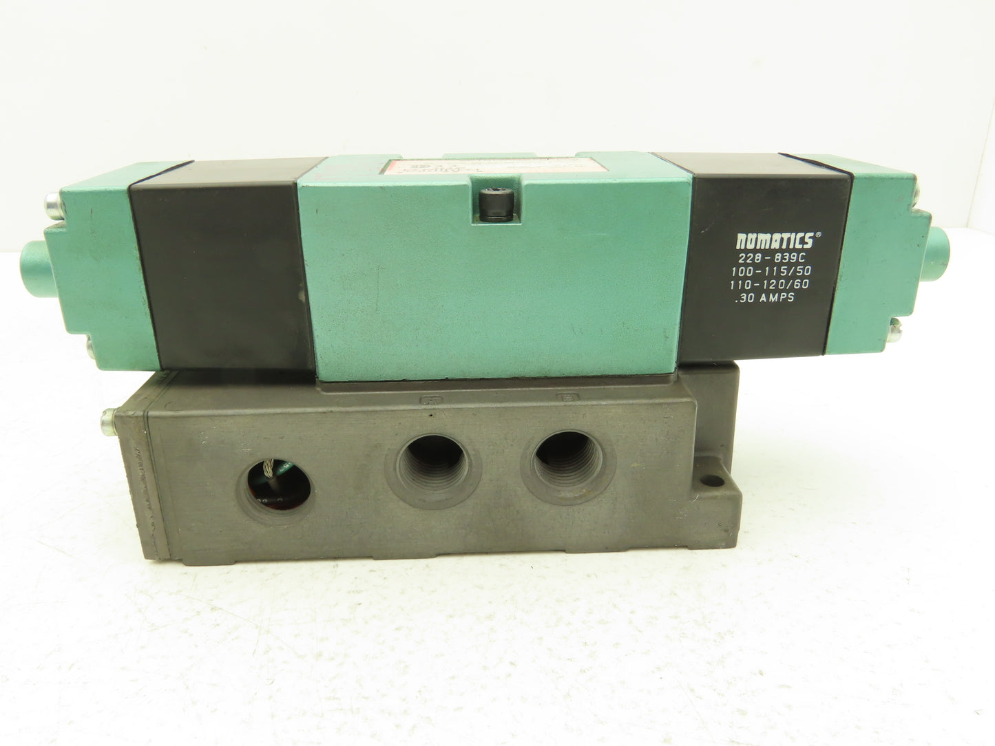 Numatics 554SS400K046T30 Pneumatic Directional Solenoid Valve 1/2" Manifold 120V