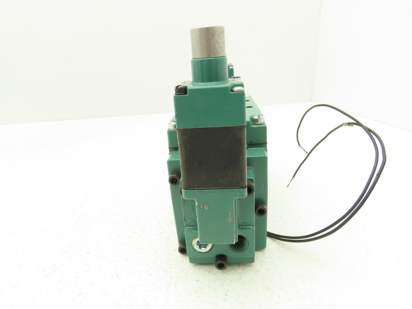 Numatics 33DSP400O011B30 Pneumatic Directional Solenoid Valve 120V