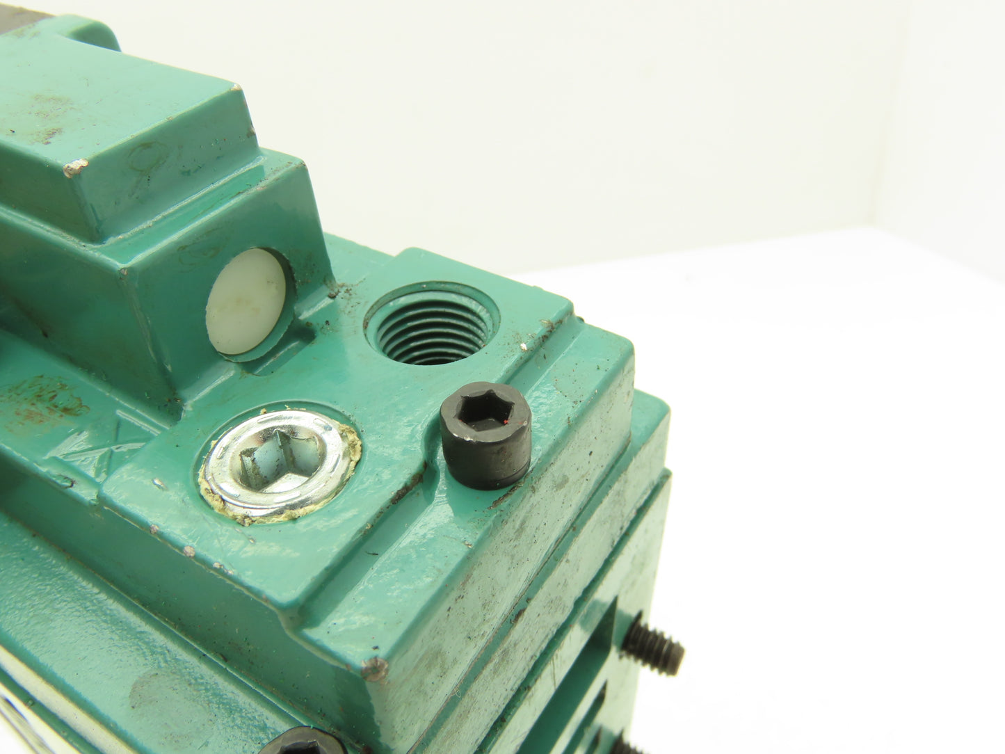 Numatics 33DSP400O011B30 Pneumatic Directional Solenoid Valve 120V