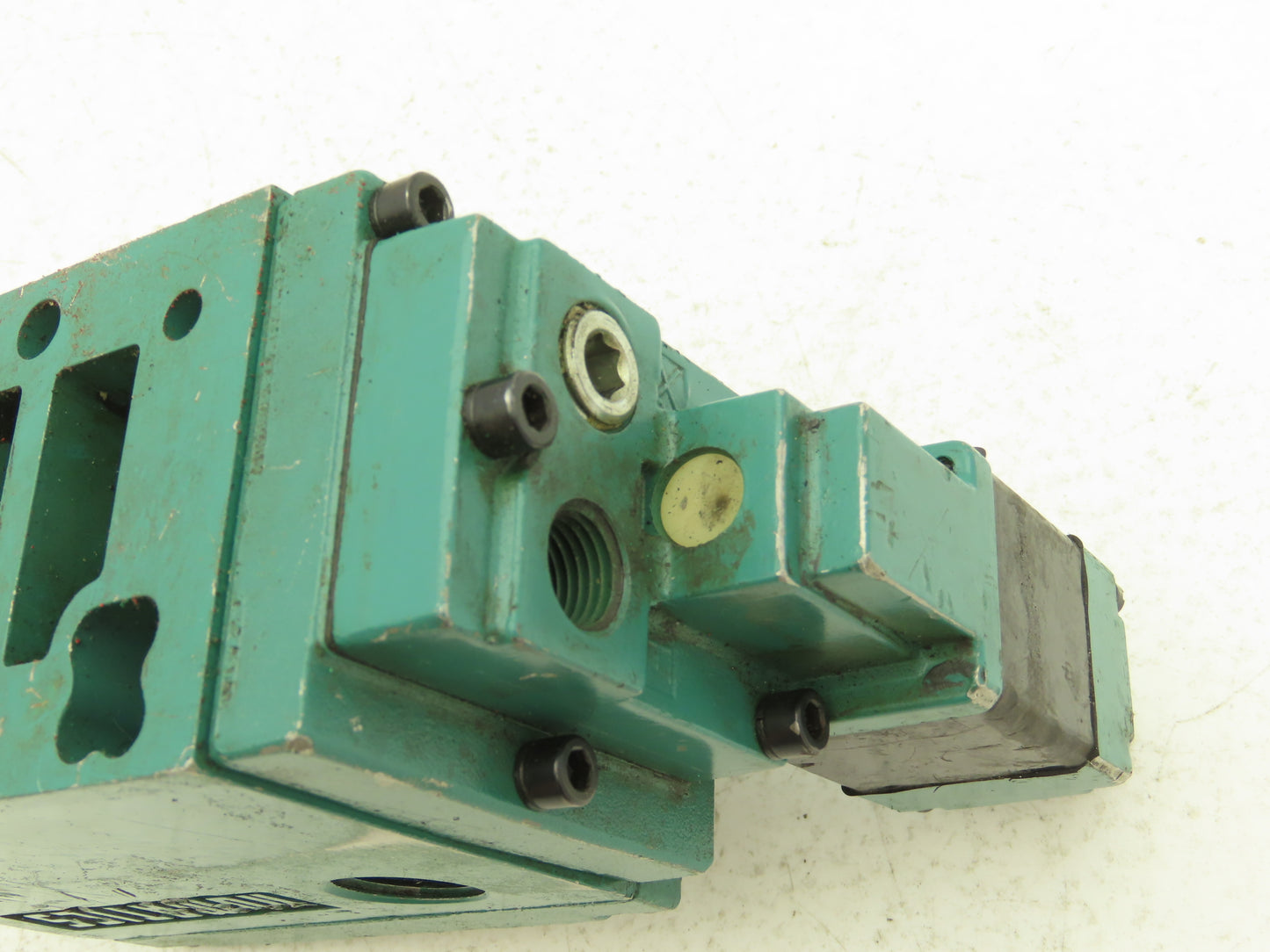 Numatics 228-536B Pneumatic Directional Solenoid Valve Coil 120V