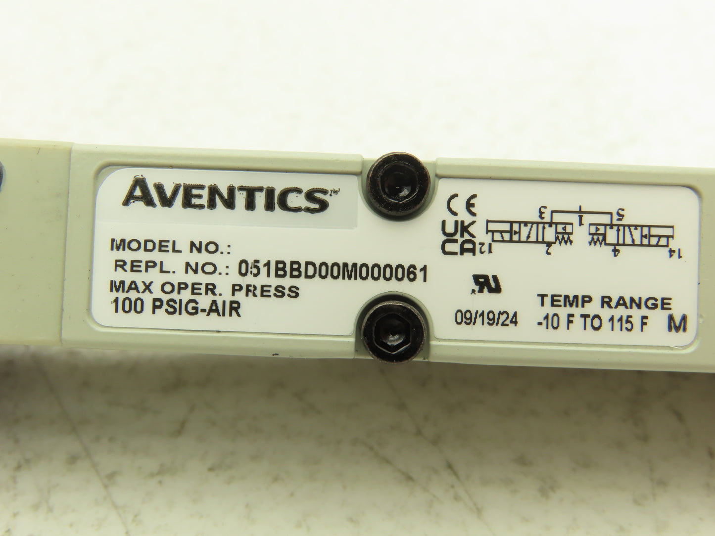 Numatics Aventics 051BBD00M000061 Pneumatic Solenoid Valve 100PSI 24VDC