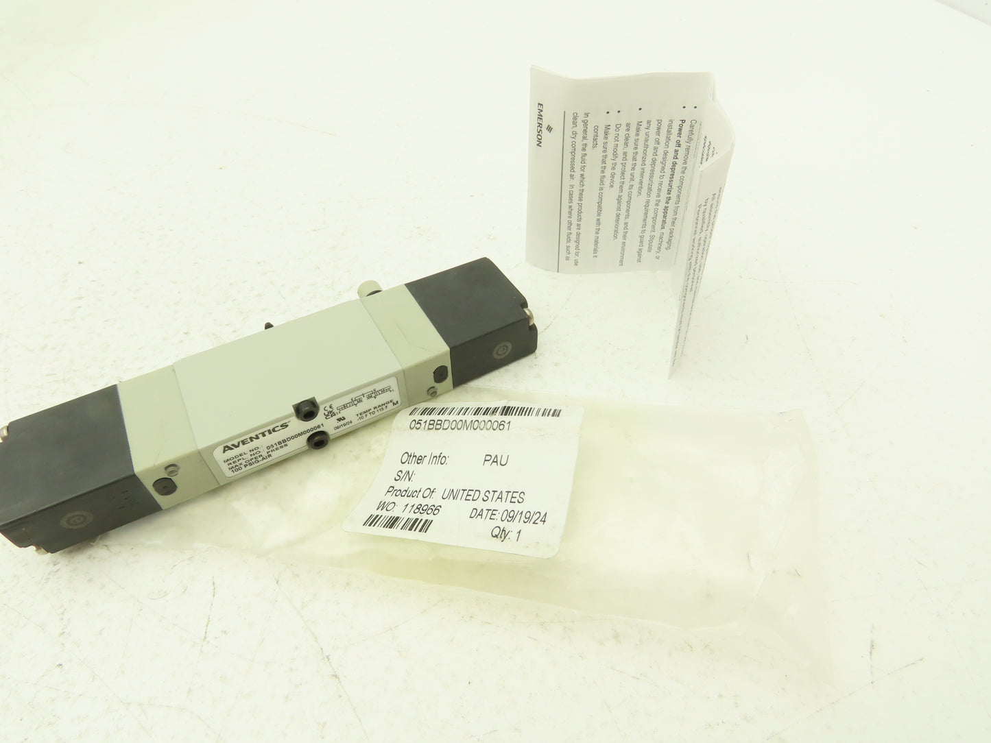 Numatics Aventics 051BBD00M000061 Pneumatic Solenoid Valve 100PSI 24VDC