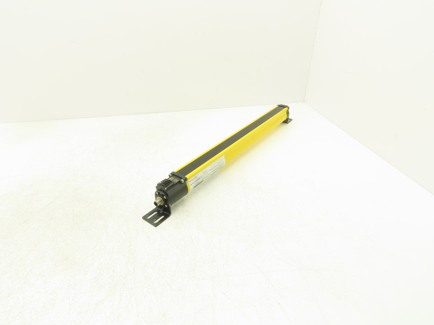 Allen Bradley 440L-R4J0480YD Light Curtain Guardmaster Receiver Only Ser A Rev B