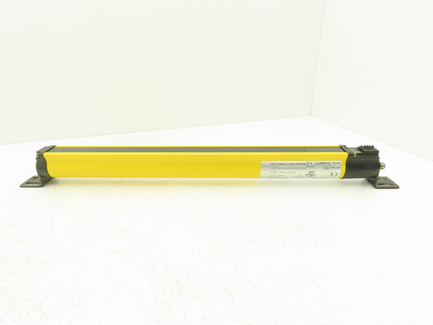 Allen Bradley 440L-R4J0480YD Light Curtain Guardmaster Receiver Only Ser A Rev B