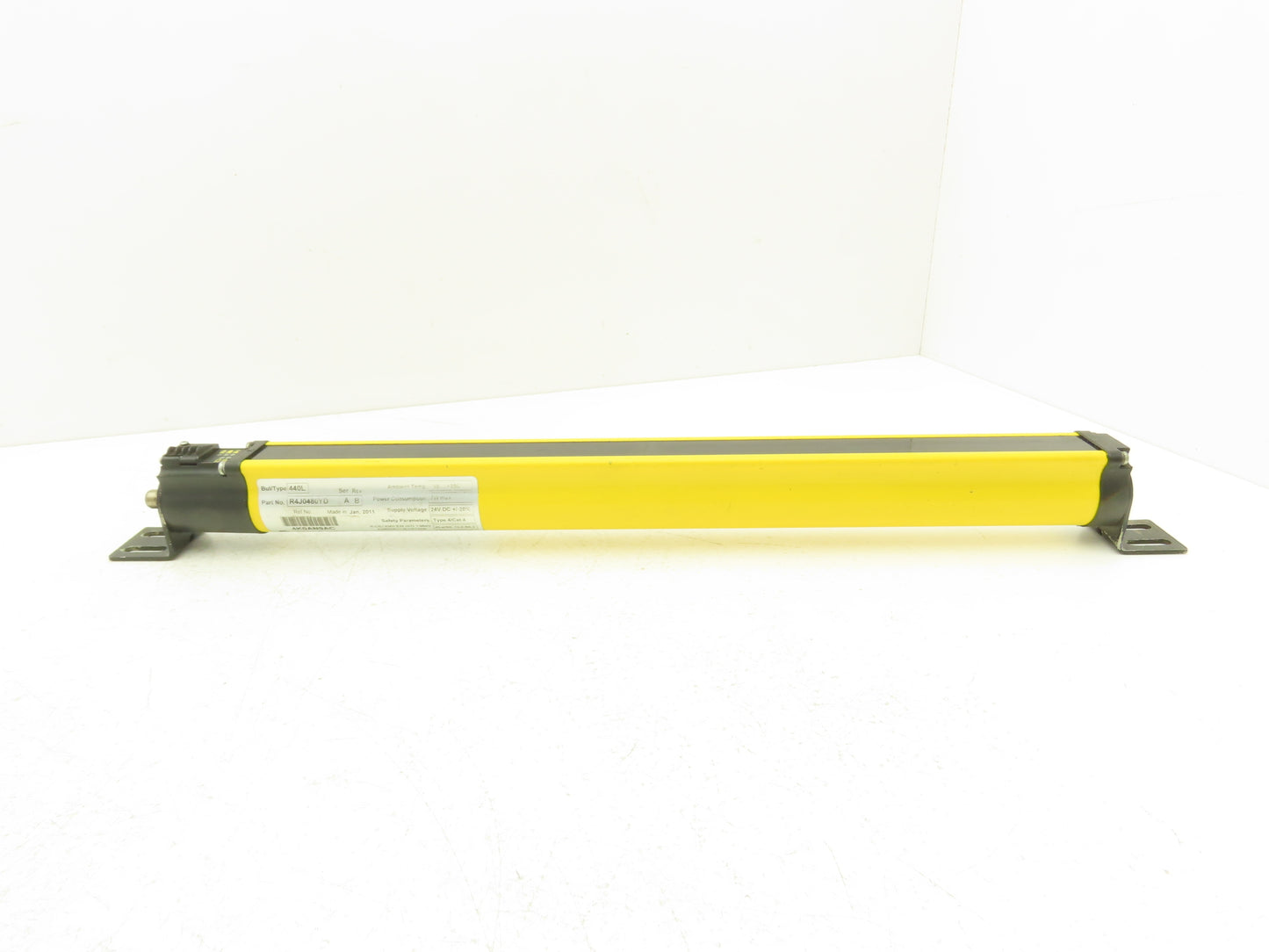 Allen Bradley 440L-R4J0480YD Light Curtain Guardmaster Receiver Only Ser A Rev B