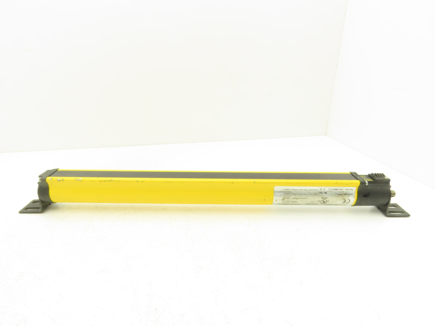 Allen Bradley 440L-R4J0480YD Light Curtain Guardmaster Receiver Only Ser A Rev B