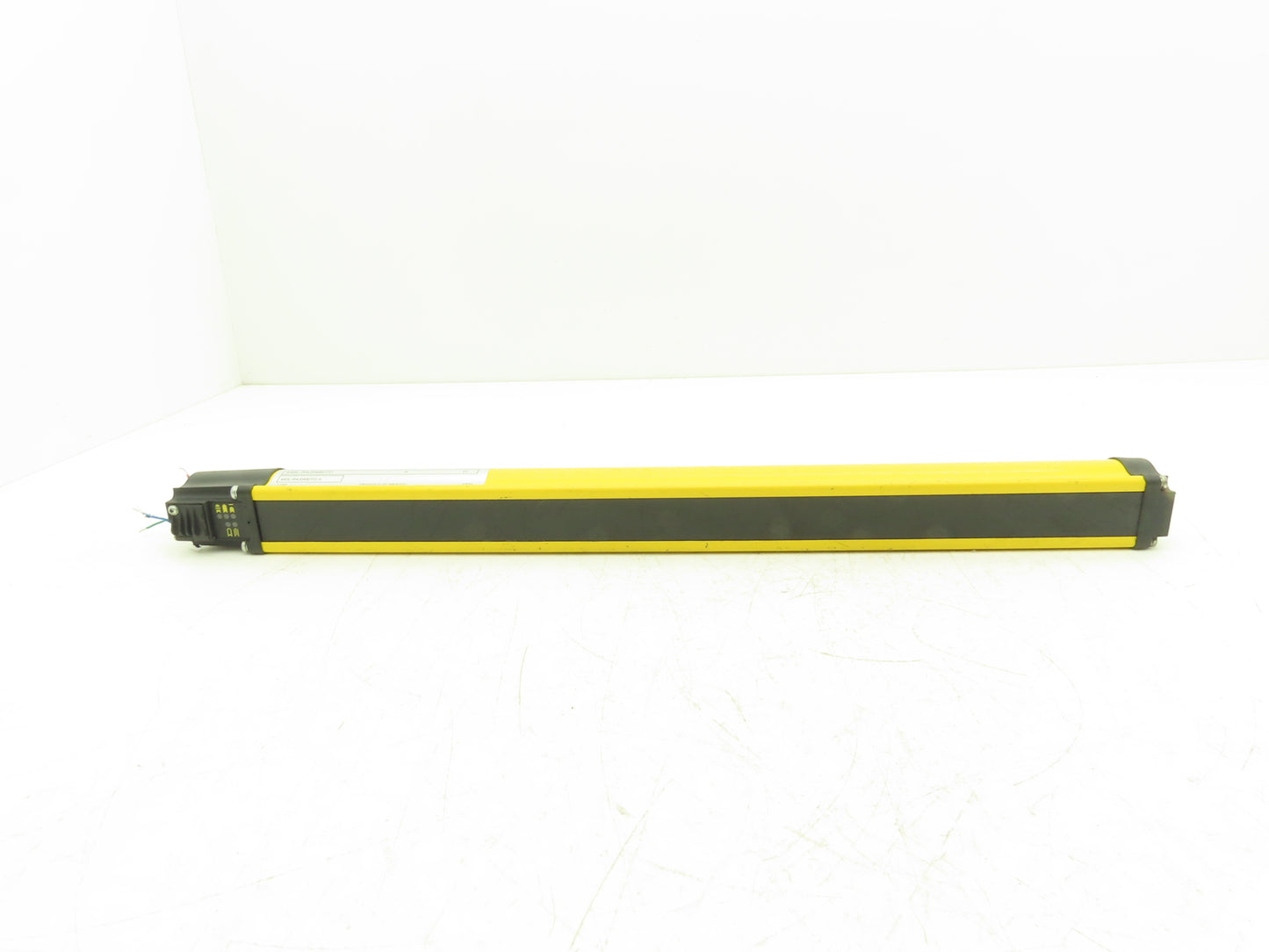 Allen Bradley 440L-R4J0480YD Light Curtain Guardmaster Receiver Only -Parts Only