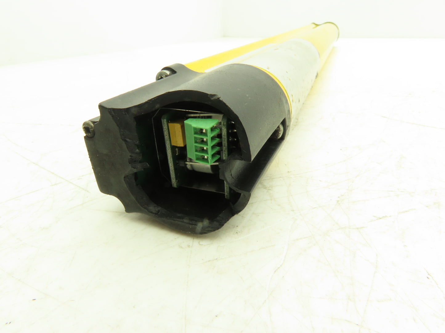 Allen Bradley 440L-R4K0480YD Light Curtain Guardmaster Receiver Only -Parts Only