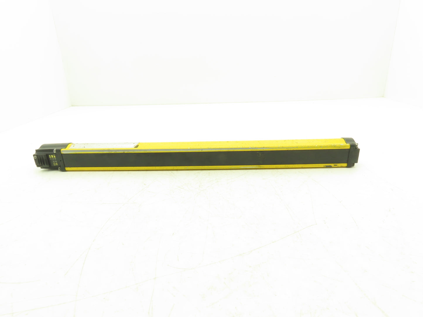 Allen Bradley 440L-R4K0480YD Light Curtain Guardmaster Receiver Only -Parts Only