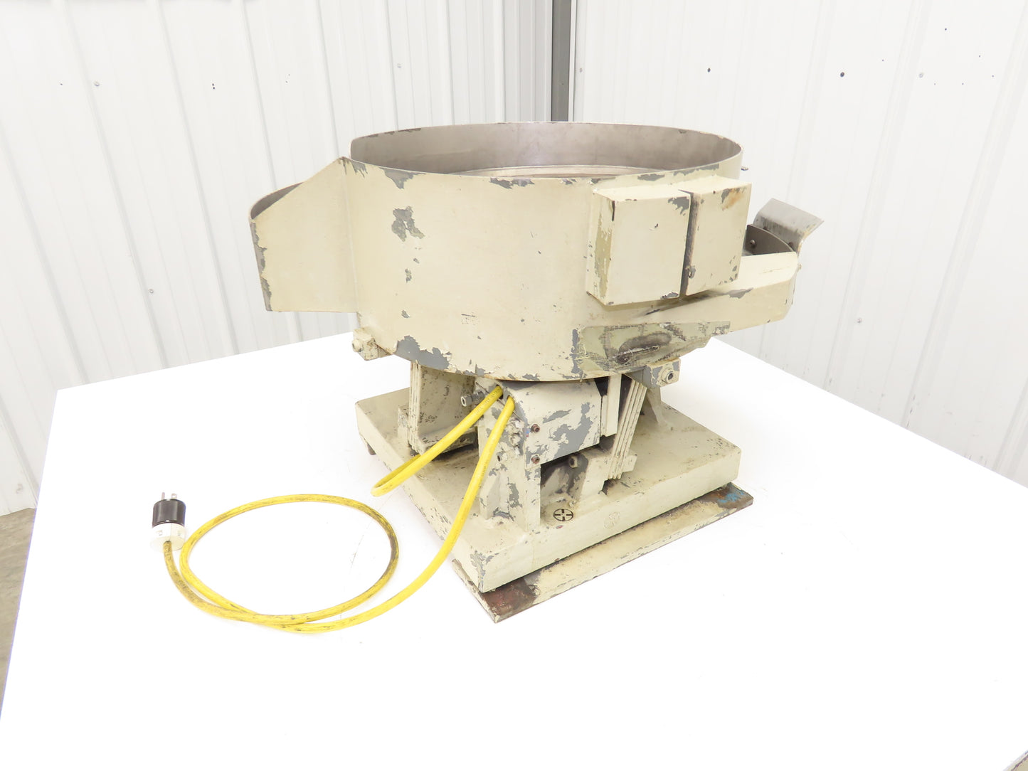 18" Vibratory Bowl Parts Feeder 115V Magnetic Coil Stainless 7/8" Wide Product