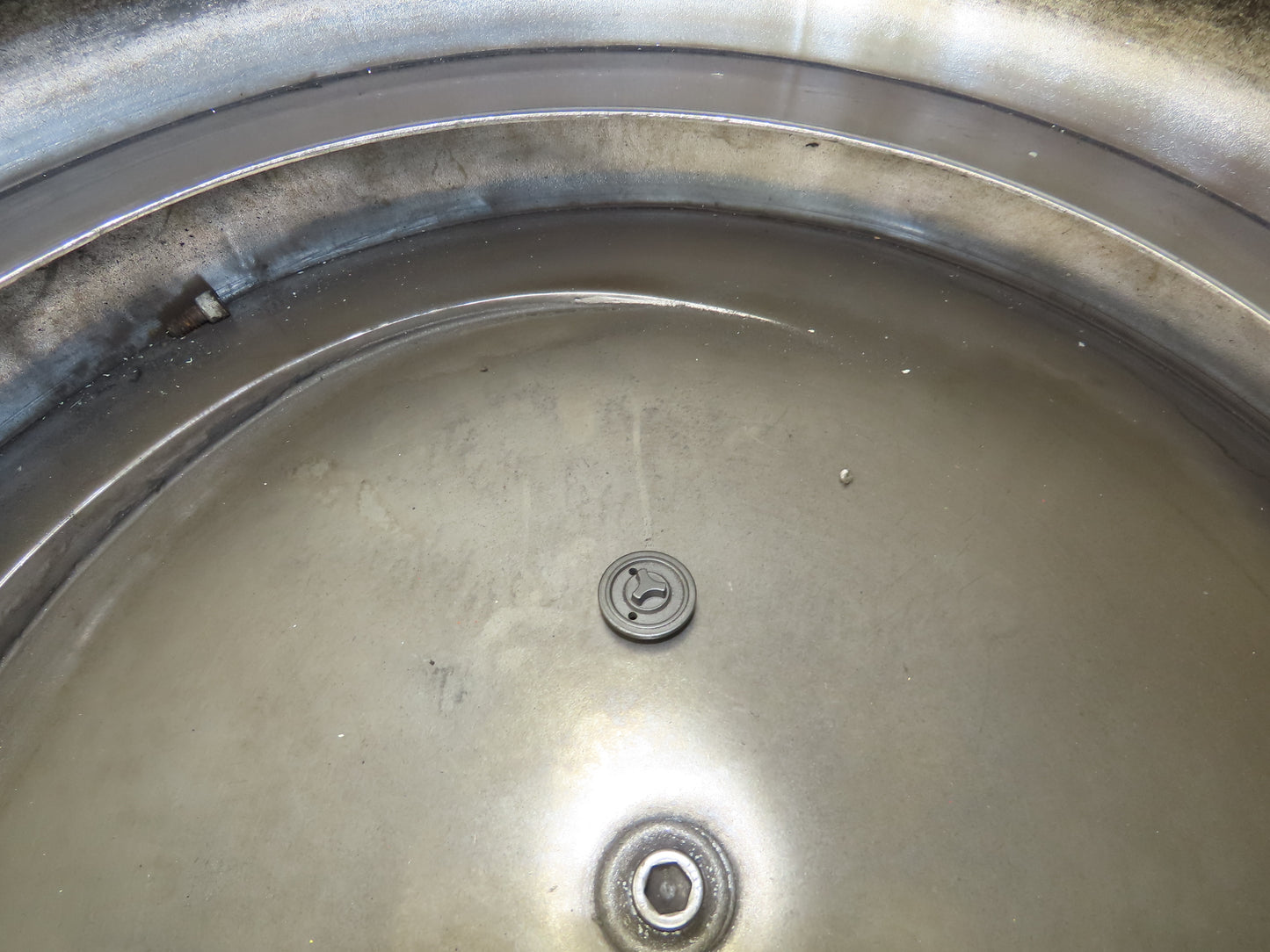 18" Vibratory Bowl Parts Feeder 115V Magnetic Coil Stainless 15/16" Wide Product