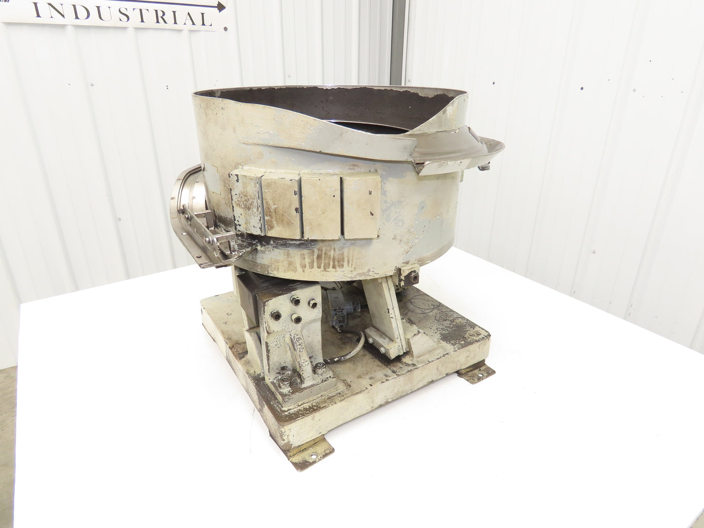 18" Vibratory Bowl Parts Feeder 115V Magnetic Coil Stainless 15/16" Wide Product