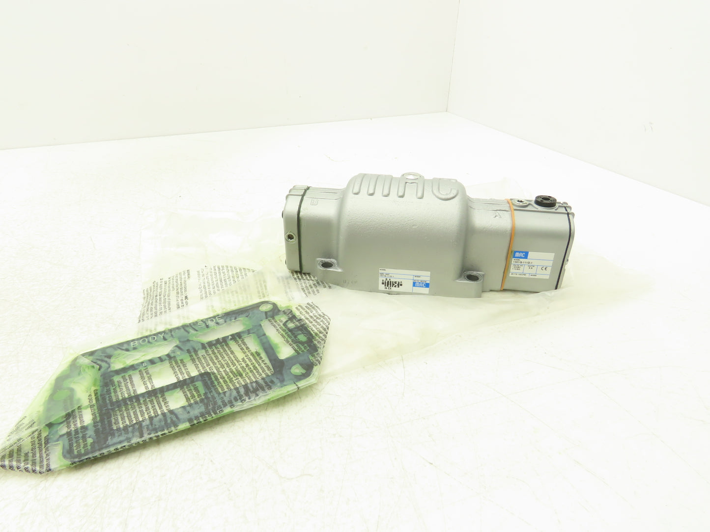 MAC Valves 1303G-111D-1 Pneumatic Solenoid Valve 10-150PSI 120V