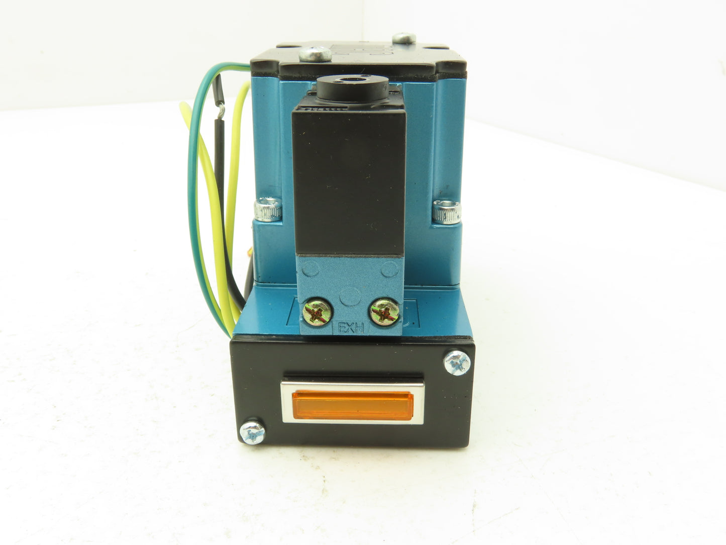 MAC 6311D-212-PM-111DA Pneumatic Solenoid Valve 150PSI 120V 3/8"NPT Manifold