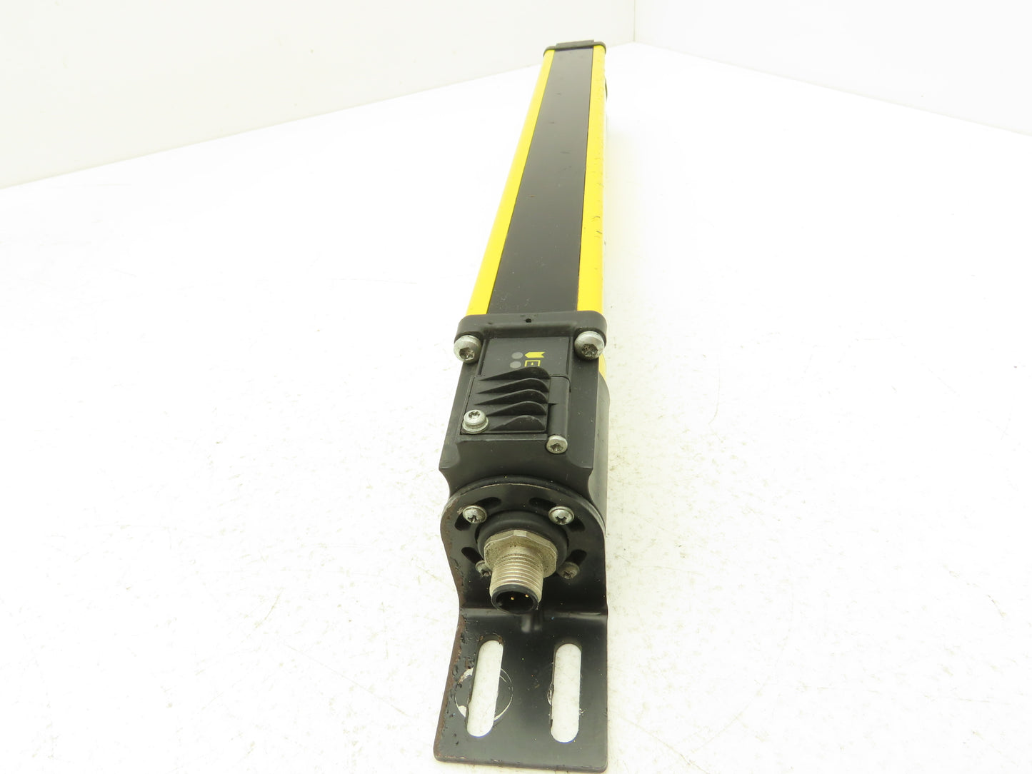 Allen Bradley 440L-T4J0320YD Light Curtain Guardmaster Transmitter Ser A Rev A