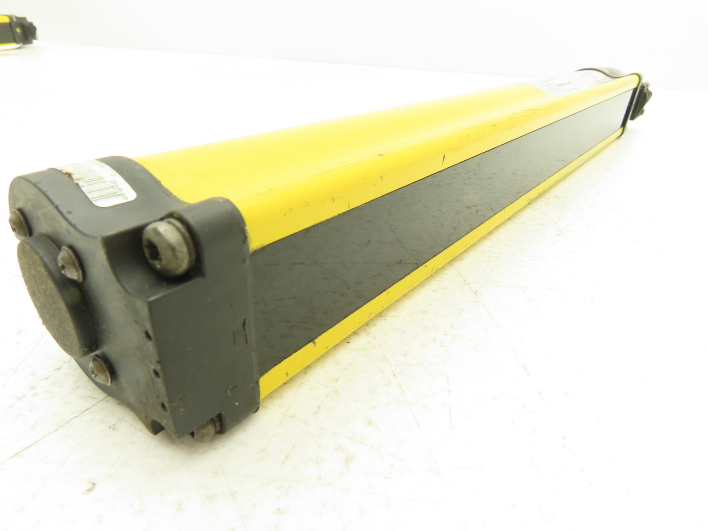 Allen Bradley 440L-T4J0320YD Light Curtain Guardmaster Transmitter Ser A Rev A