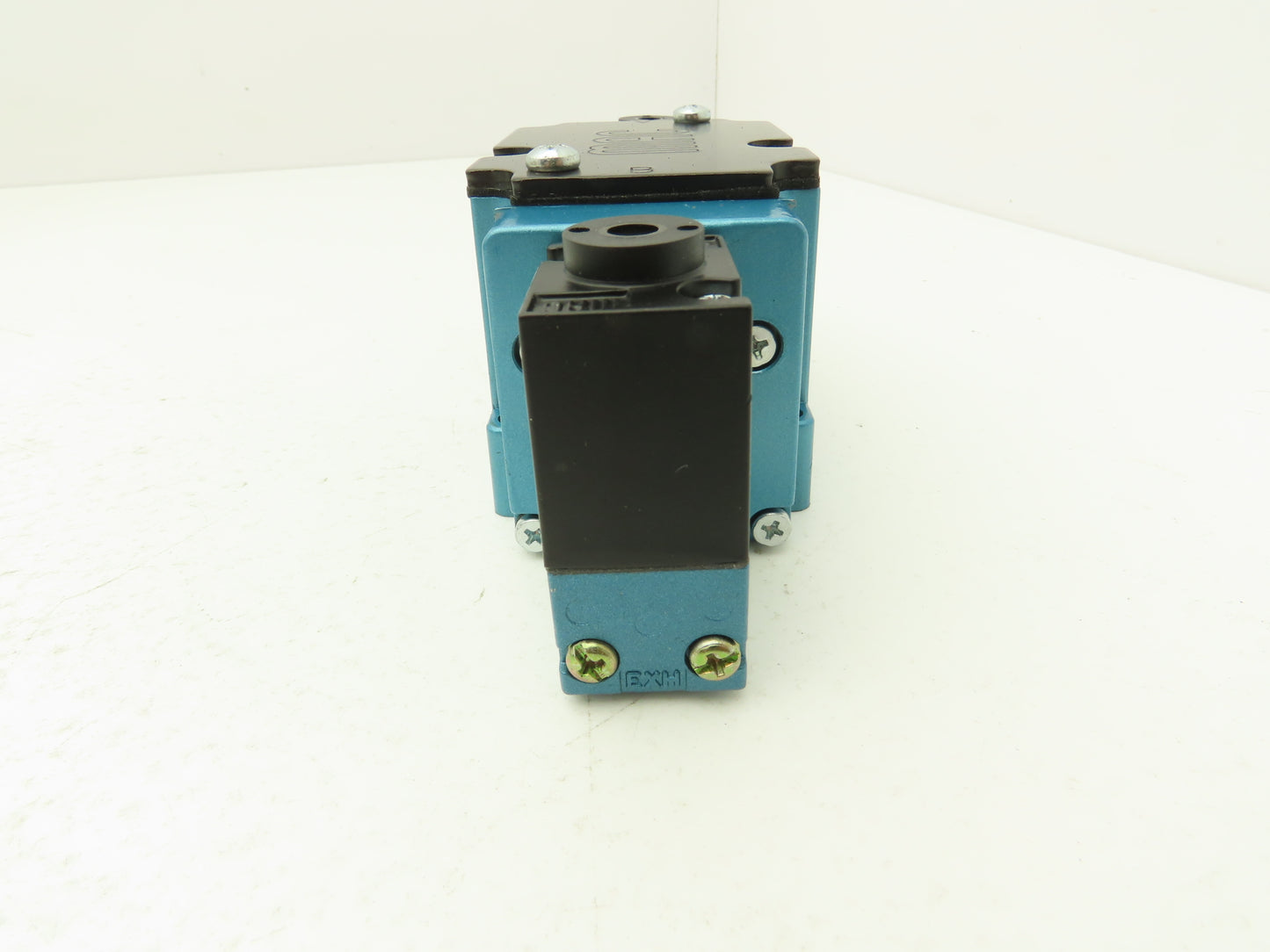 MAC 6331D-000-PM-111DA Pneumatic Solenoid Valve 150PSI 120V