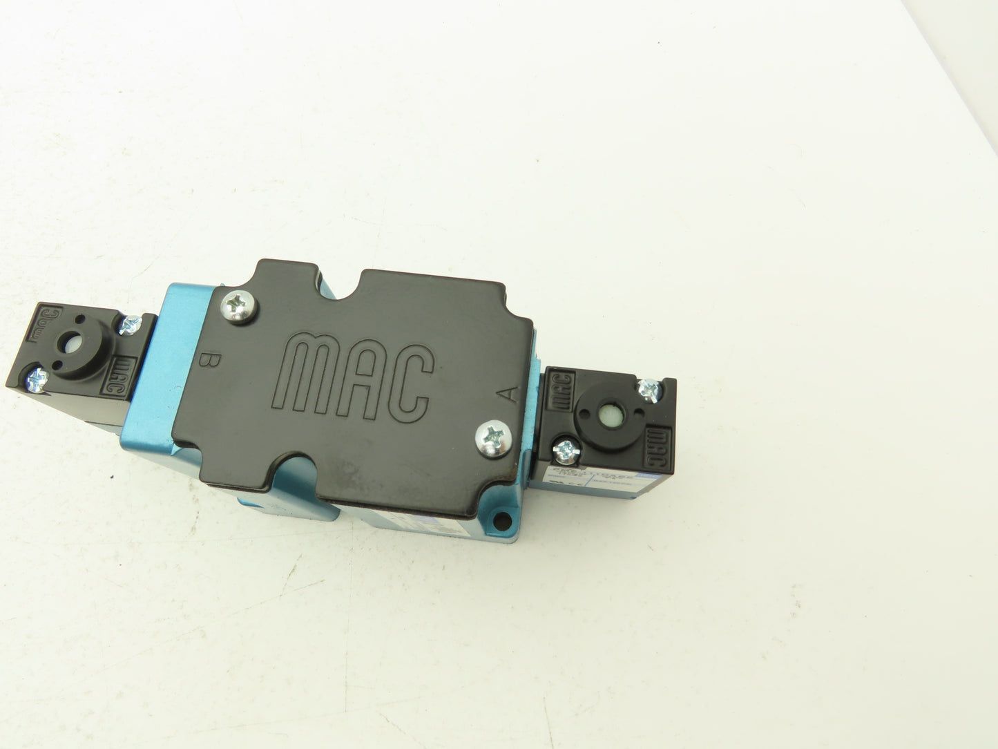 MAC 6331D-000-PM-111DA Pneumatic Solenoid Valve 150PSI 120V