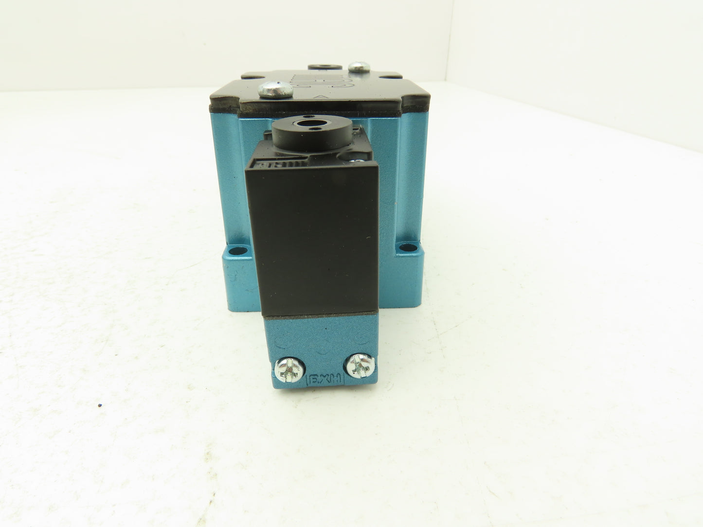 MAC 6331D-000-PM-111DA Pneumatic Solenoid Valve 150PSI 120V