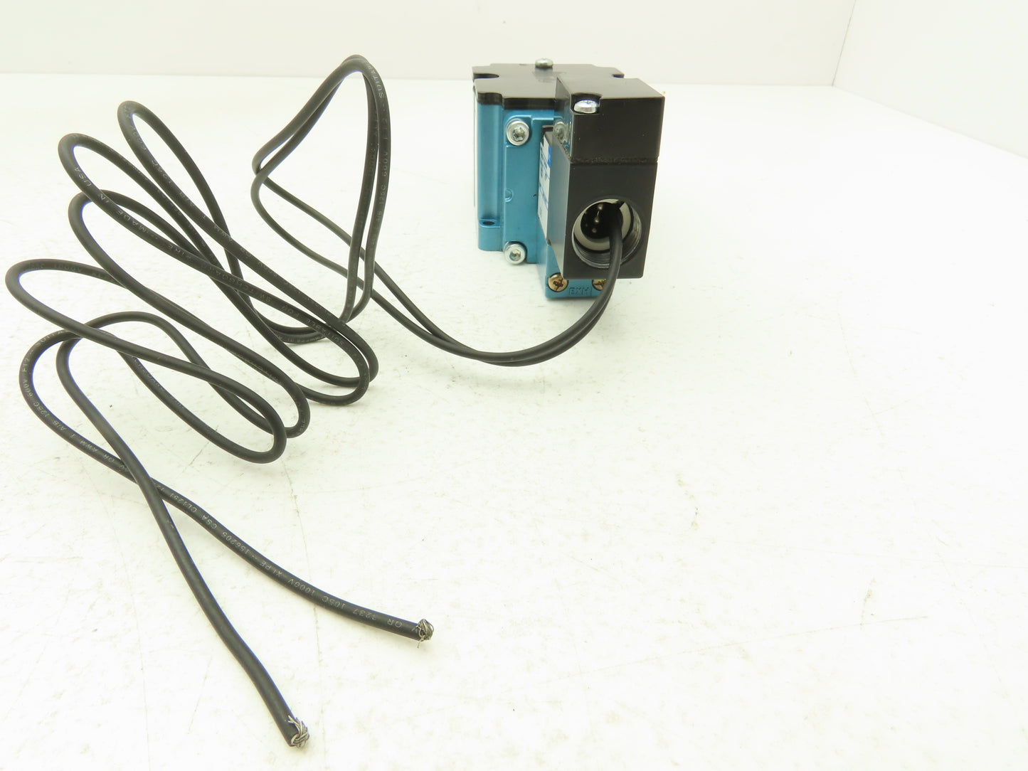 MAC 6512B-000-PM-111AA Pneumatic Solenoid Valve 150PSI 120V