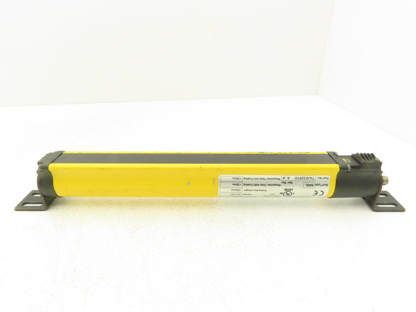 Allen Bradley 440L-T4J0320YD Light Curtain Guardmaster Transmitter Ser A Rev A