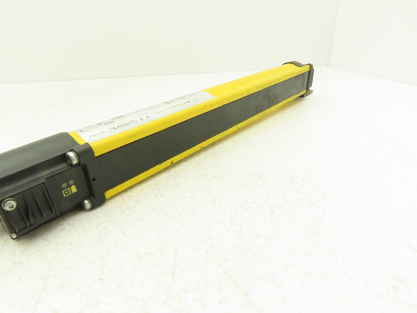 Allen Bradley 440L-T4J0320YD Light Curtain Guardmaster Transmitter - Parts only