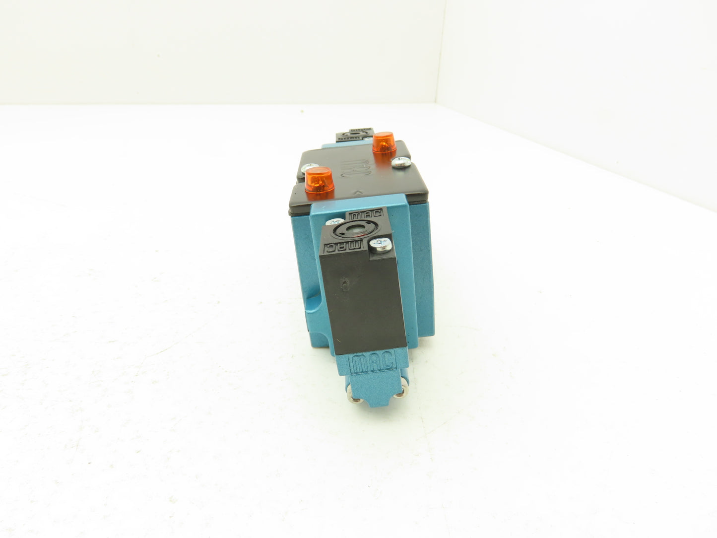 MAC 82A-BC-000-TM-DAAP-1DA Pneumatic Solenoid Valve 150PSI 120V TM-DAAJ-1DA
