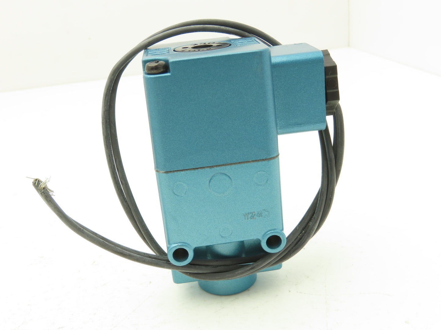 MAC 225B-111CCAA Pneumatic Solenoid Valve 120VAC 24VDC 1/4"NPT