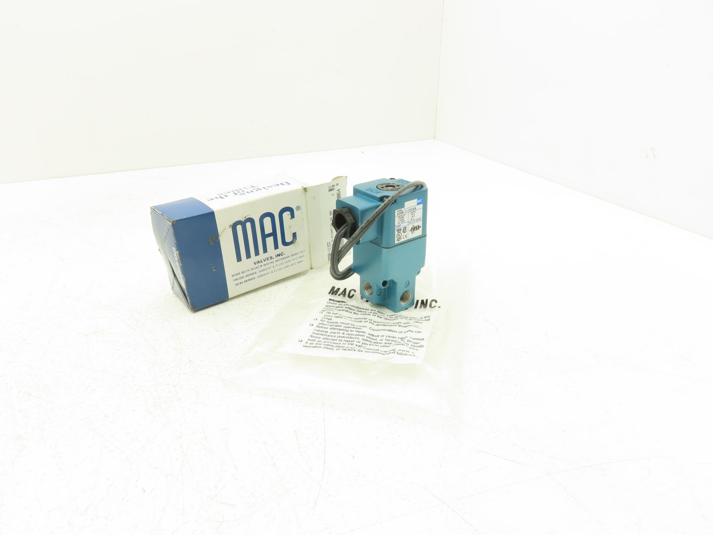 MAC 225B-111CCAA Pneumatic Solenoid Valve 120VAC 24VDC 1/4"NPT
