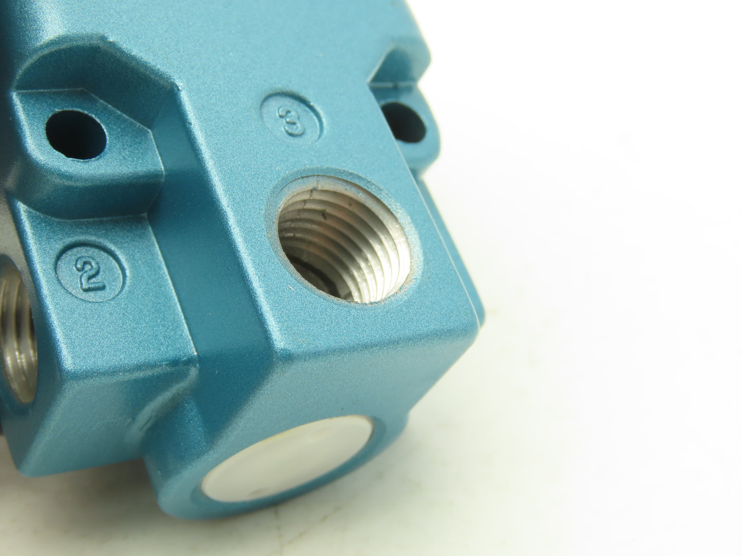 MAC 225B-111CCAA Pneumatic Solenoid Valve 120VAC 24VDC 1/4"NPT