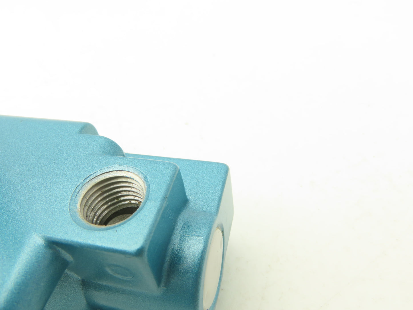 MAC 225B-111CCAA Pneumatic Solenoid Valve 120VAC 24VDC 1/4"NPT