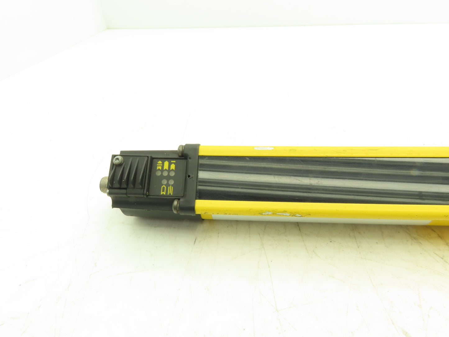 Allen Bradley 440L-R4J0320YD Light Curtain Guardmaster Transmitter Ser A Rev B