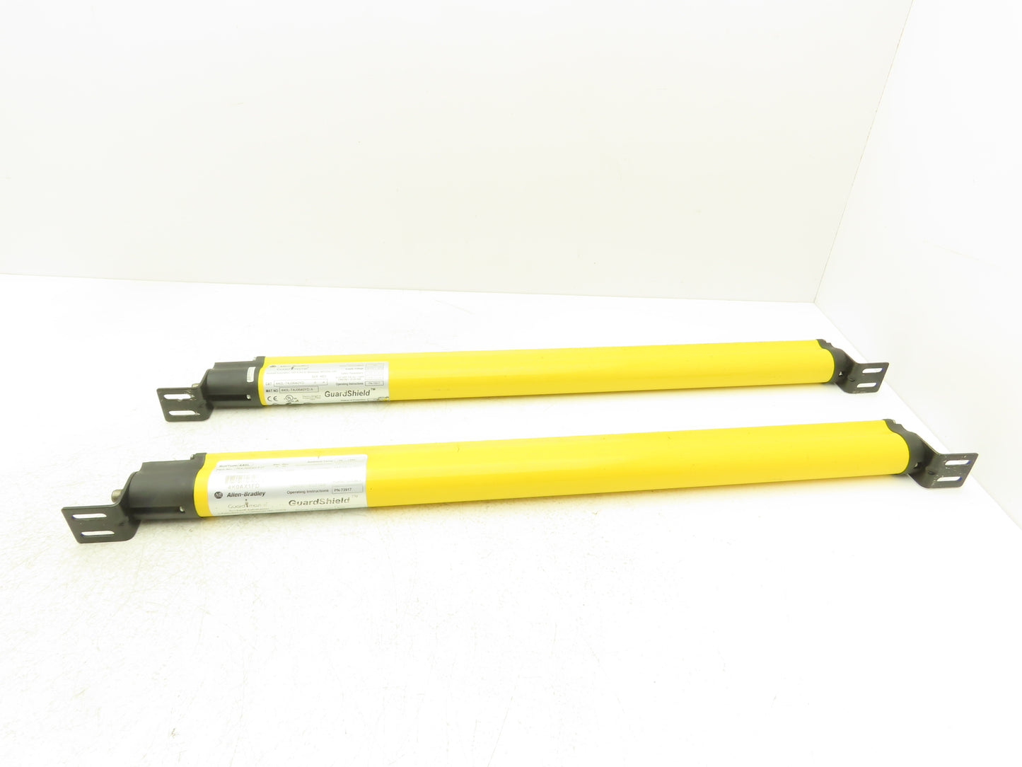440L-P4J0640YD Guardshield Safety Light Curtain Transmitter/Receiver Set