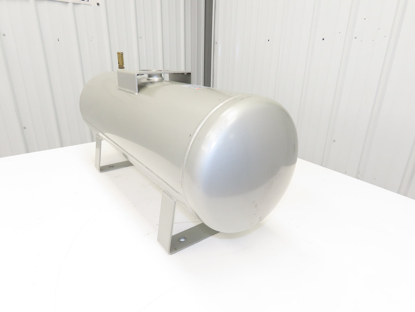 SMC VBAT38A1-RV Pneumatic Air Tank 1 Bar 145PSI 10 Gallon Capacity Compressed