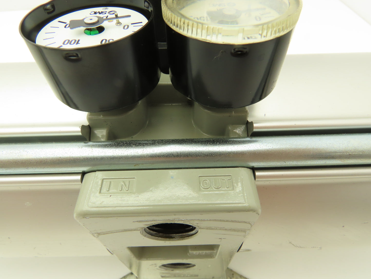 SMC VBAT38A1-RV Pneumatic Air Booster Regulator 1 Bar 145PSI