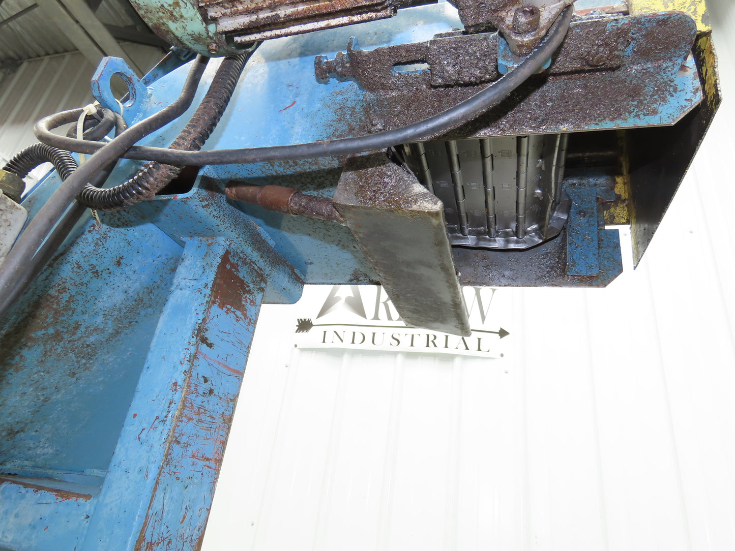 Tsubaki 10"W x 90"L Chip Conveyor 7.5"Belt 45" Infeed 38"H Discharge 220V 3PH