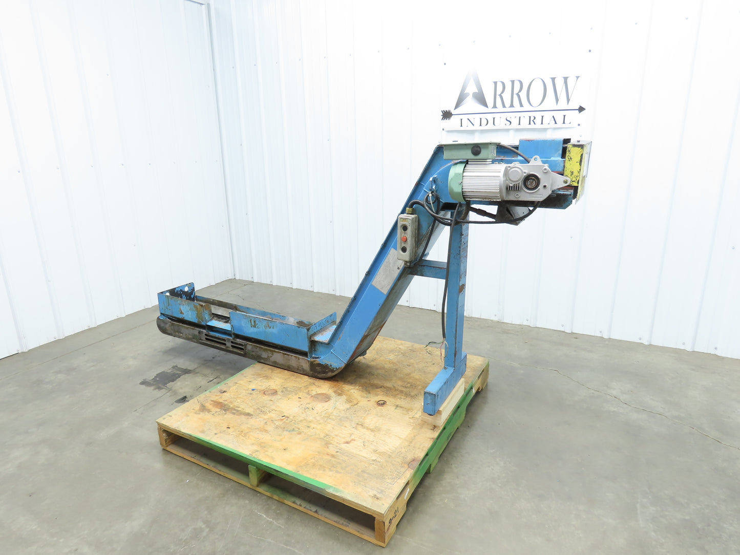 Tsubaki 10"W x 90"L Chip Conveyor 7.5"Belt 45" Infeed 38"H Discharge 220V 3PH