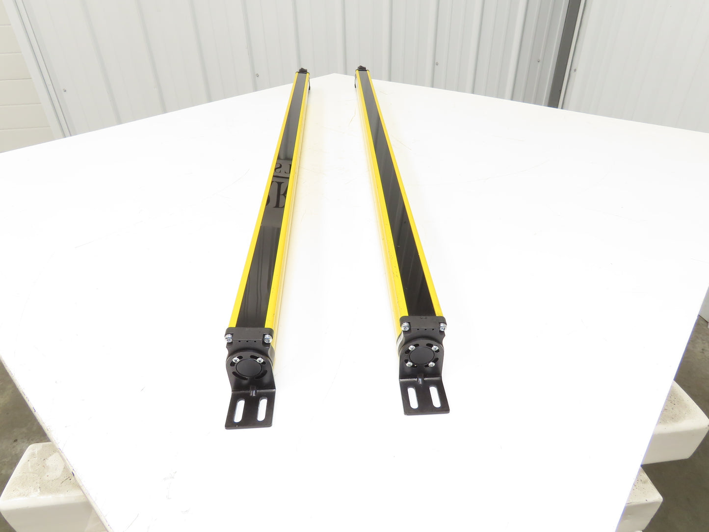 A-B 440L-P4K1120YD Guardshield Safety Light Curtain Transmitter/Receiver Set