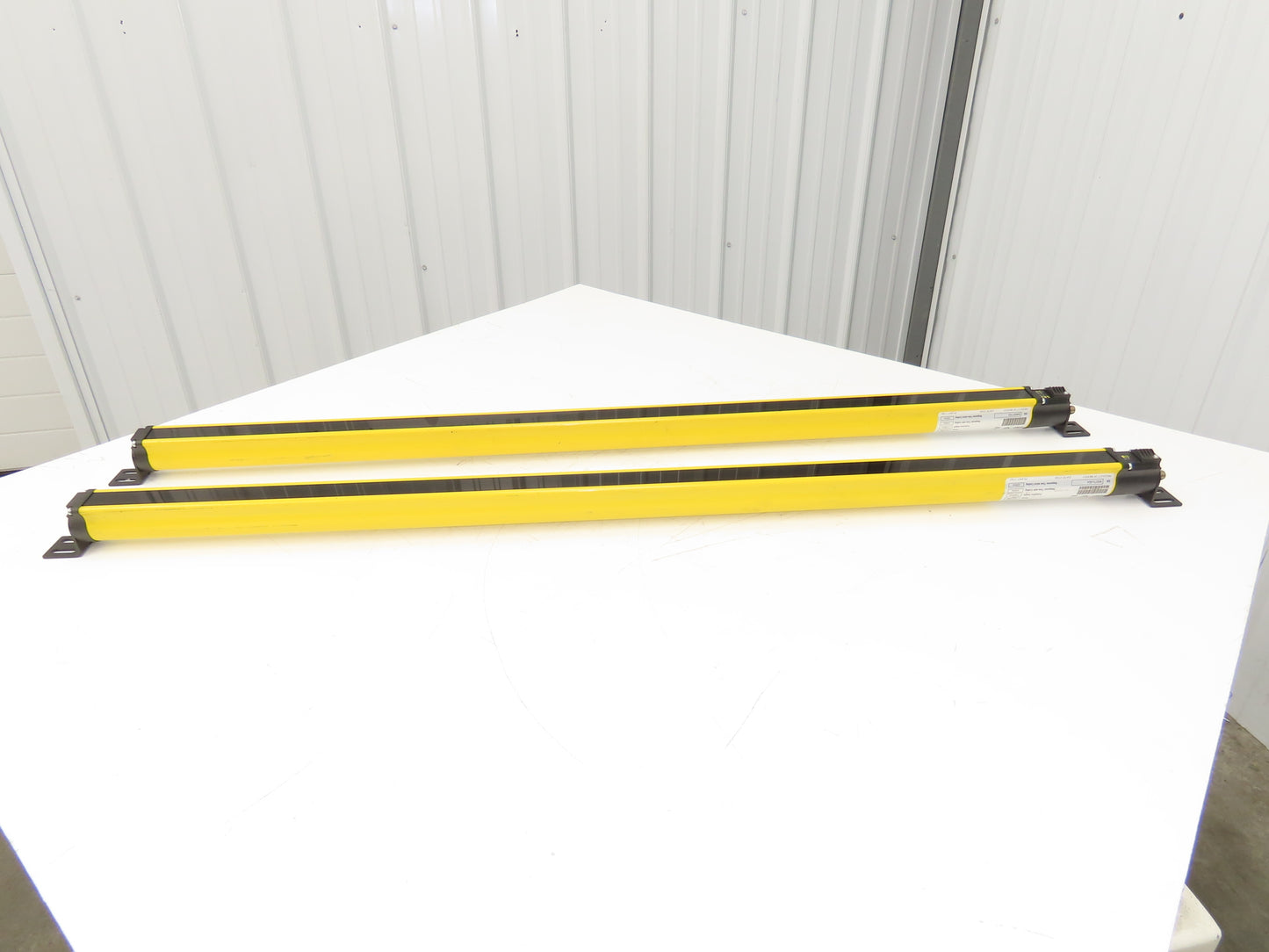 A-B 440L-P4K1120YD Guardshield Safety Light Curtain Transmitter/Receiver Set
