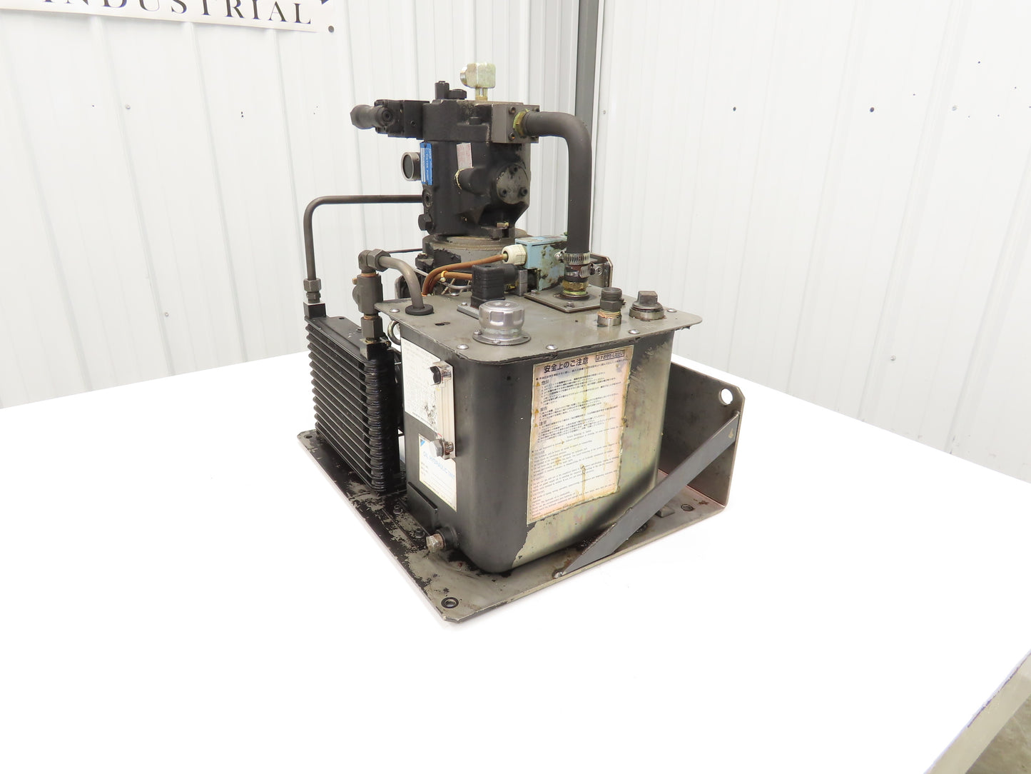 Daikin V15AIRX-95 S38 Hydraulic Power Unit 10L Tank 25L/min 855psi 2.2kw 220V