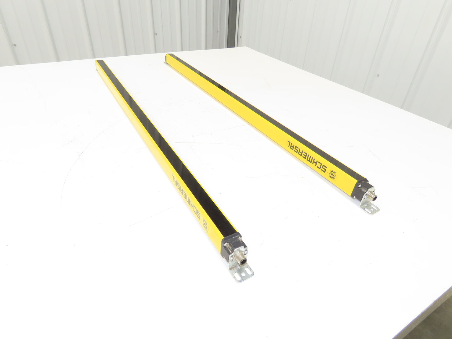Schmersal SLC440COM-ER-0890-14 Safety Light Curtain Transmitter & Receiver Set