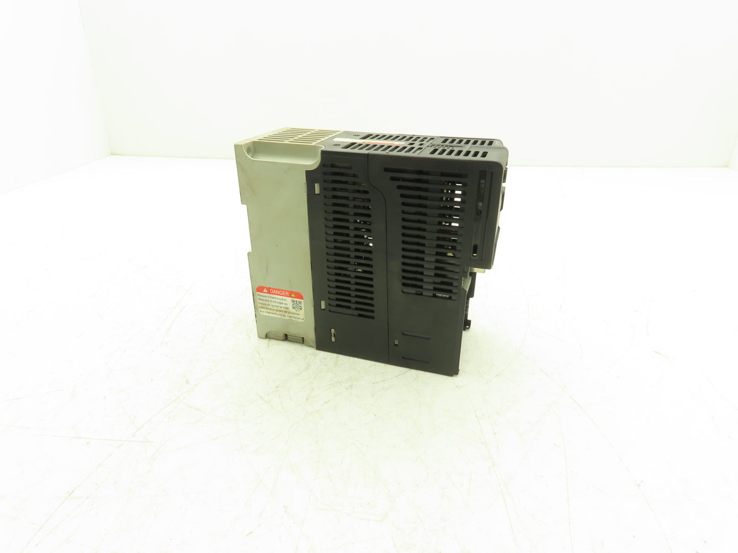 Allen Bradley 25B-D6P0N104 Powerflex 525 3Hp VFD AC Drive 480V 50/60Hz FRN 4.001